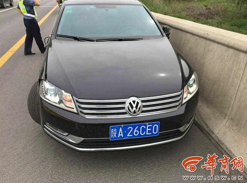 司機(jī)高速超車道上逆行57公里疑似毒駕 已棄車逃離