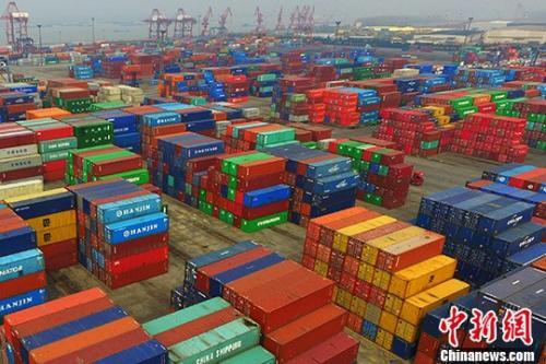 資料圖：進(jìn)出口集裝箱,。<a target='_blank' href='http://www.chinanews.com/'>中新社</a>記者 泱波 攝