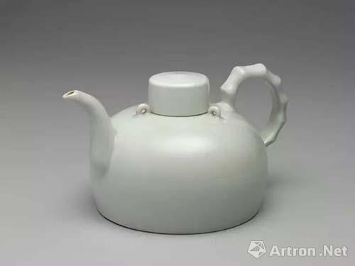 明永樂(lè)　甜白三系竹節(jié)把壺