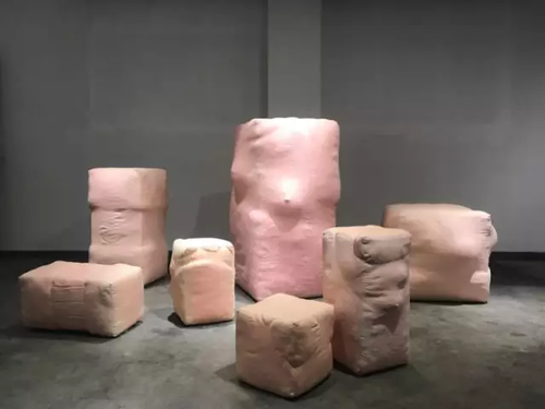 畢業(yè)展作品被盜皮皮蝦也遭殃 學生貼26個勿觸碰