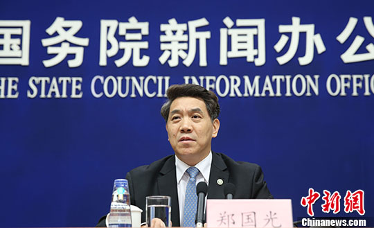中國氣象局局長鄭國光在發(fā)布會上表示，今年入汛以來中國天氣氣候異常復(fù)雜,，強降雨引發(fā)的洪澇和泥石流災(zāi)害明顯偏多偏重。截至目前,，全國發(fā)生地質(zhì)災(zāi)害超過1100起,，明顯多于前幾年。 <a target='_blank' href='http://www.chinanews.com/'>中新社</a>記者 楊可佳 攝
