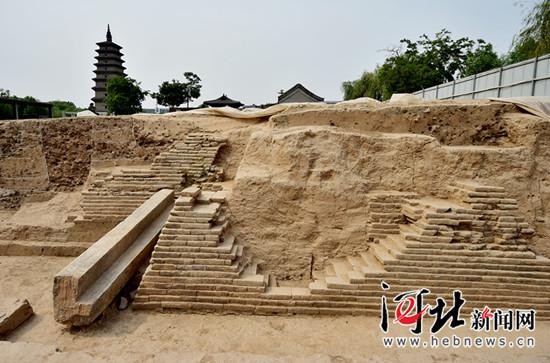 考古發(fā)掘現(xiàn)場(chǎng),。  記者趙杰攝
