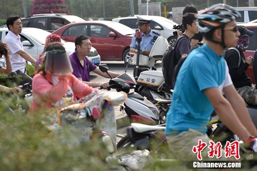 6月21日上午,，北京仰山橋下十字路口早高峰。<a target='_blank' href='http://www.chinanews.com/' >中新網(wǎng)</a>記者 金碩 攝