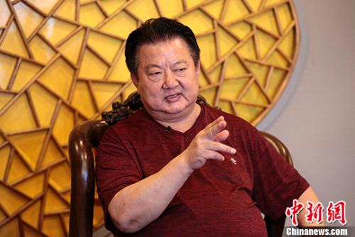 中國人民解放軍陸海空三軍儀仗隊(duì)原大隊(duì)長(zhǎng)程志強(qiáng)日前在北京接受<a target='_blank' href='http://www.chinanews.com/'>中新社</a>記者專訪,，描述其親歷的香港回歸細(xì)節(jié),，追憶北京時(shí)間1997年6月30日23時(shí)59分48秒，香港會(huì)展中心內(nèi)的香港政權(quán)交接儀式關(guān)鍵時(shí)刻,、香港回歸前的最后12秒的故事,。 <a target='_blank' href='http://www.chinanews.com/'>中新社</a>記者 李慧思 攝