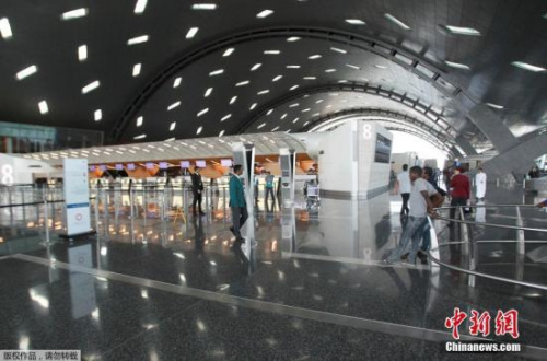 哈馬德國際機(jī)場游客稀少,。