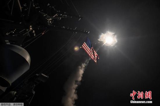 美軍阿利·伯克級驅逐艦波特號發(fā)射導彈瞬間,。