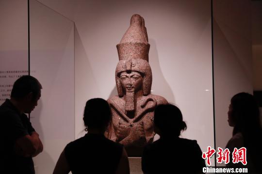     6月28日，“大英博物館百物展：濃縮的世界史”在上海博物館開幕?！埡鄠ァz