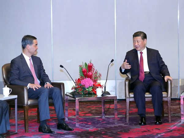 習(xí)近平會(huì)見梁振英