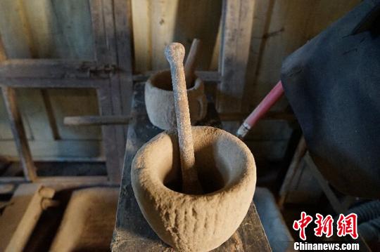 何世前收藏的“老物件”,。　陳思 攝