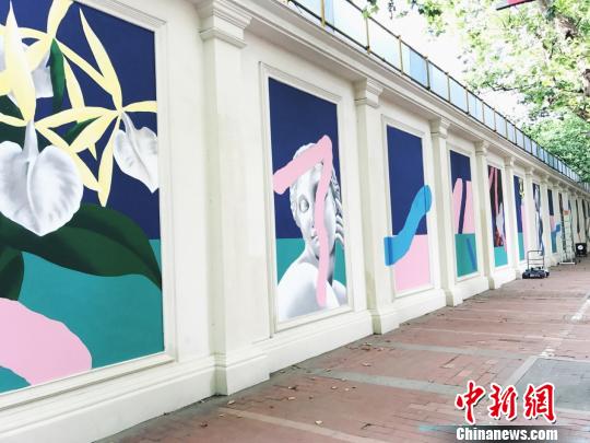 已初步完成的露天壁畫,。　張霽平 攝