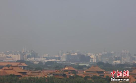 7月13日,，高溫,、高濕度空氣籠罩下的北京城區(qū)依舊處在高溫黃色預(yù)警中，當(dāng)日預(yù)報(bào)最高氣溫為36℃,。 <a target='_blank' href='http://www.chinanews.com/'>中新社</a>記者 楊可佳 攝
