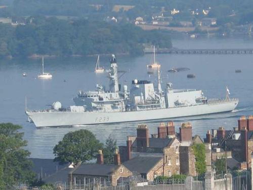 英媒談英軍艦監(jiān)視中國赴歐戰(zhàn)艦:兩者一比好尷尬