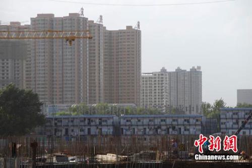 資料圖：正在建設(shè)施工中的工地。 <a target='_blank' href='http://www.chinanews.com/' _fcksavedurl='http://www.chinanews.com/'></table>中新社</a>發(fā) 張云 攝