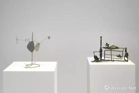 豪瑟沃斯蘇黎世展覽‘亞歷山大·考爾德 / 大衛(wèi)·史密斯’（Alexander Calder / David Smith）現(xiàn)場圖,。? 考爾德基金會，紐約 / 2017 ProLitteris,，蘇黎世，大衛(wèi)·史密斯藝術(shù)資產(chǎn),，圖片：大衛(wèi)·史密斯藝術(shù)資產(chǎn)，考爾德基金會,，豪瑟沃斯