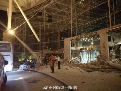 據(jù)中國地震臺網(wǎng)正式測定,，8月8日21時19分在四川阿壩州九寨溝縣(北緯33.20度,，東經(jīng)103.82度)發(fā)生7.0級地震,，震源深度20千米。圖為九寨溝某酒店地震現(xiàn)場,。圖片來源：中國地震臺網(wǎng)速報