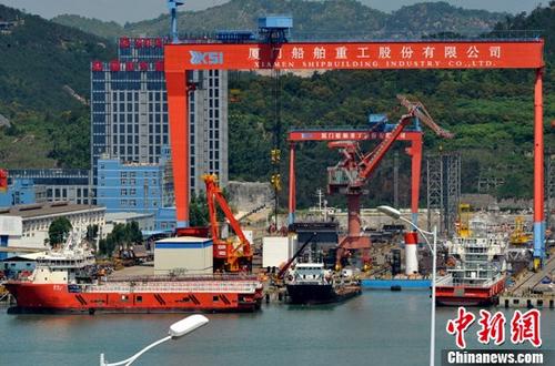 廈門船舶重工股份有限公司正在建造中的各種船舶,。(資料圖片) <a target='_blank' href='http://www.chinanews.com/'>中新社</a>記者 張斌 攝