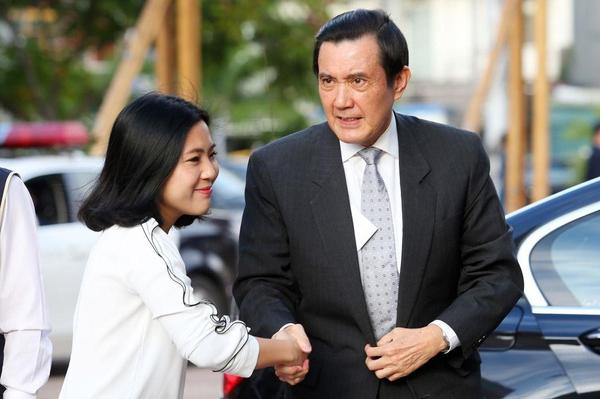 馬英九官司纏身陳水扁輕松趴趴走，臺灣法律真的是個屁,？