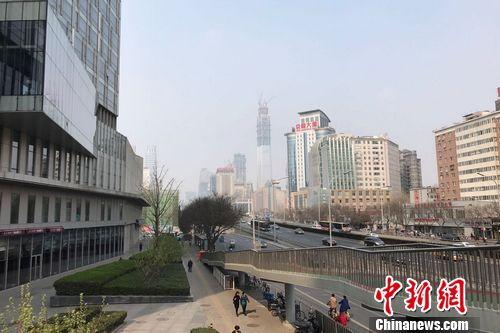 圖為北京雙井附近的寫字樓和居民住宅樓,。 <a target='_blank' href='http://www.chinanews.com/' >中新網(wǎng)</a> 程春雨 攝