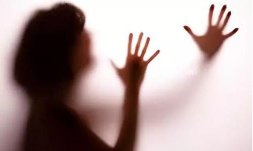 七夕來臨 哪座城市找女伴要求最高,？深圳武漢亮了