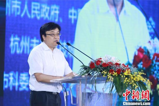 浙江省委常委,、常務(wù)副省長(zhǎng) 馮飛 倪追風(fēng) 攝
