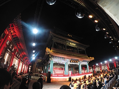 昨日,，故宮暢音閣,，戲曲演員在表演。當晚,，故宮暢音閣戲曲館開館,。新京報記者 浦峰 攝