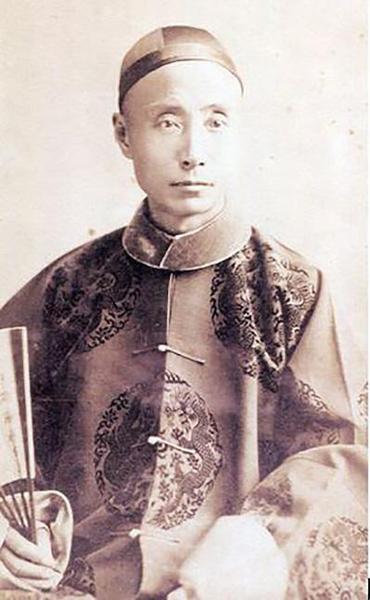 戈鯤化照片,，1879年