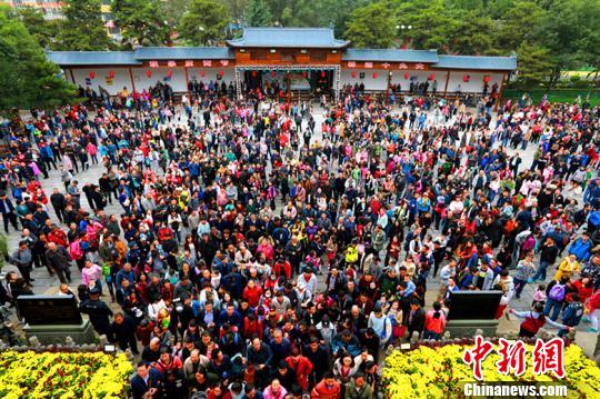 山西省旅發(fā)委發(fā)布的消息顯示,，來山西的游客中,，男性游客占55.89%，消費偏好呈觀光游覽向休閑度假發(fā)展趨勢,?！〕声i 攝
