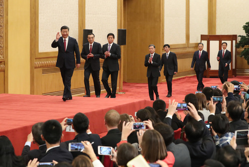 （3）習(xí)近平等十九屆中共中央政治局常委同中外記者見(jiàn)面