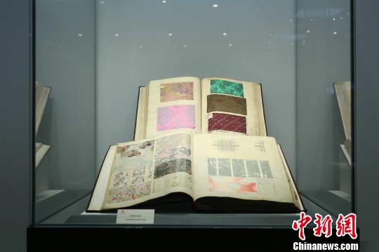 展品——法國絲綢樣本,。　張昀蔚 攝