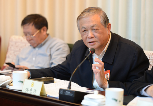 傅先偉常委在分組討論會(huì)上發(fā)言,。