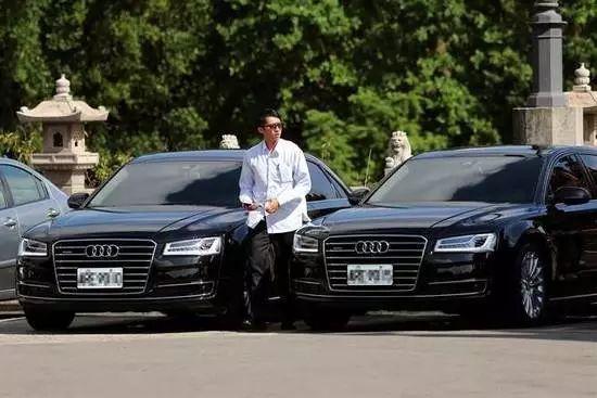  蔡英文上臺(tái)以來，多次更換座駕,，圖為蔡英文目前的奧迪Audi A8L座駕,。（圖片來源：臺(tái)灣《聯(lián)合報(bào)》）