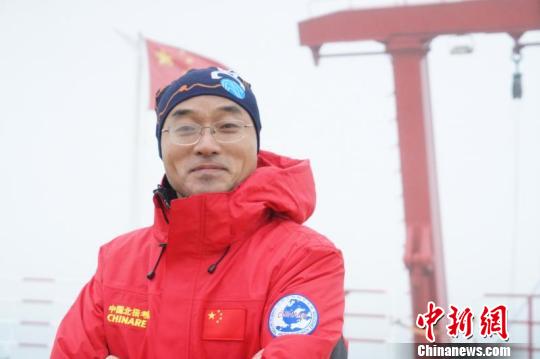曾執(zhí)行中國(guó)第32次南極科考,、第8次北極科考醫(yī)療保障任務(wù)的急診外科醫(yī)生陳國(guó)庭表示,，健全的身體素質(zhì)與心理素質(zhì)、全面的醫(yī)學(xué)背景及應(yīng)急處置能力,，是擔(dān)任南,、北極醫(yī)療保障醫(yī)生的必備條件。供圖