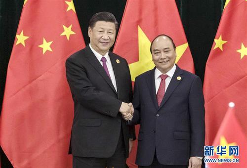 習(xí)近平會見越南總理阮春福