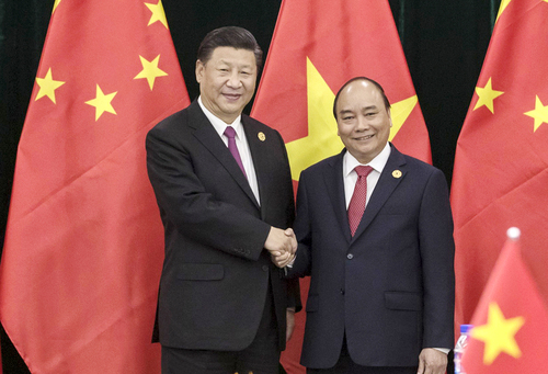 （時(shí)政）習(xí)近平會(huì)見(jiàn)越南總理阮春福