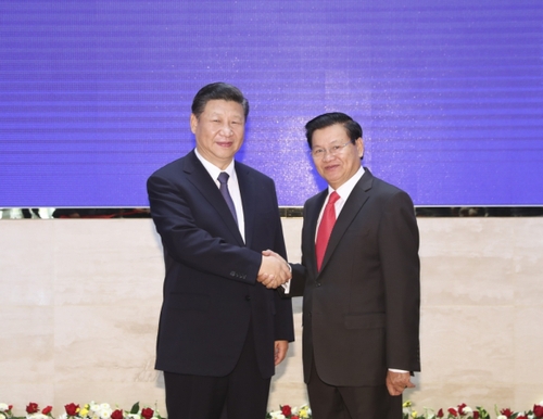 習(xí)近平會(huì)見(jiàn)老撾總理通倫