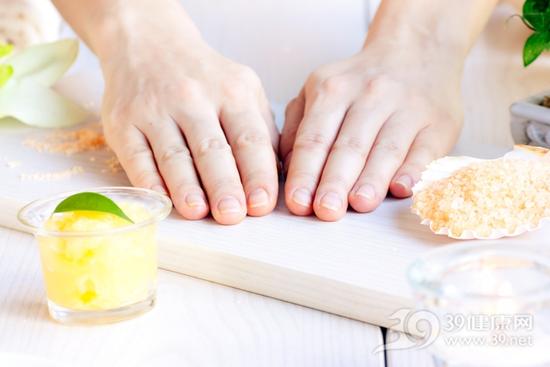 冬季做好5件事 才能養(yǎng)成纖纖玉手