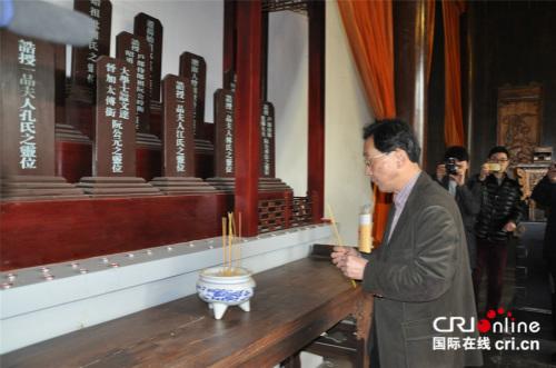 中國僑網韓國學者為阮元上香,。