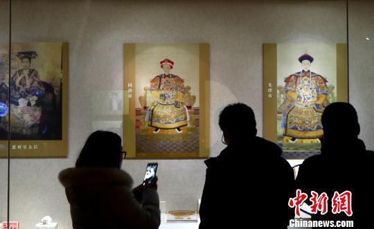 “走進養(yǎng)心殿——大清的家國天下”21日在南京博物院正式開展,?！°蟛āz