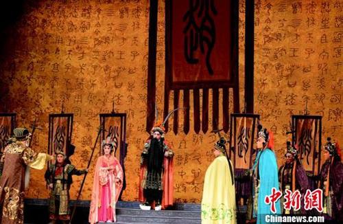 資料圖：京劇新編歷史劇《趙武靈王》此前在福州鳳凰劇院上演,?！⒖筛?攝