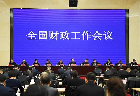 2017年企業(yè)減負(fù)將超1萬億元 財政部：明年繼續(xù)減