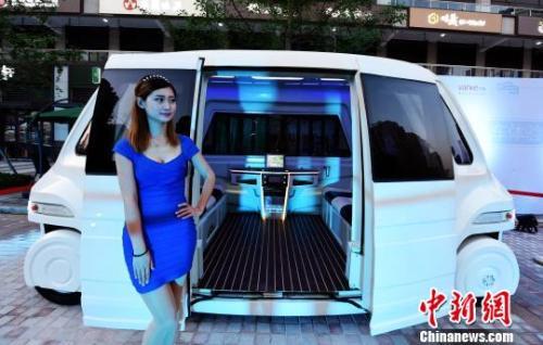 資料圖：無人駕駛智能車“大白”,?！≈芎饬x 攝