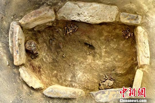 圖為發(fā)掘的墓葬,。陜西省考古研究院供圖