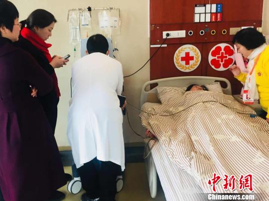 捐獻(xiàn)者需要打五天的動員劑之后才能進(jìn)行造血干細(xì)胞的采集 李林蔚 攝