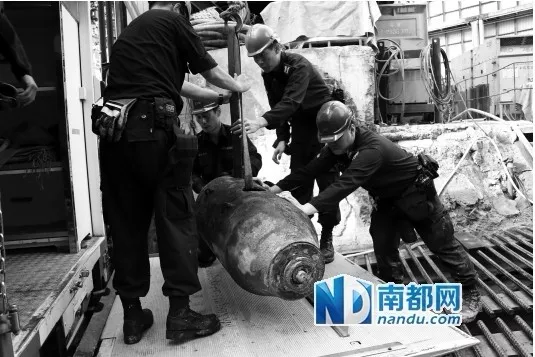香港鬧市5天2次發(fā)現(xiàn)戰(zhàn)時(shí)炸彈 上演真實(shí)拆彈專家