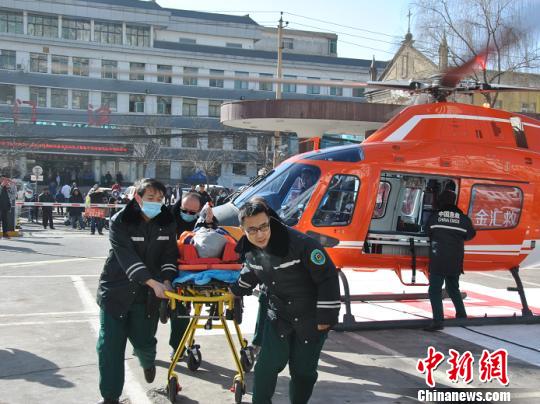 航空救援在自然災(zāi)害,、大型活動(dòng)保障、重大突發(fā)事件救援等方面都有著無(wú)法替代的優(yōu)勢(shì),?！》尔惙?攝