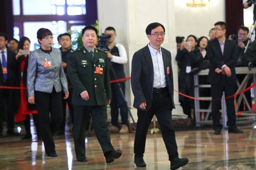 （7）全國政協(xié)委員接受采訪