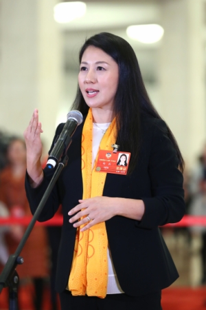 （14）全國政協(xié)委員接受采訪