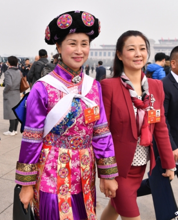 （2）全國政協(xié)十三屆一次會(huì)議開幕