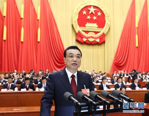 3月5日,，第十三屆全國人民代表大會(huì)第一次會(huì)議在北京人民大會(huì)堂開幕,。國務(wù)院總理李克強(qiáng)作政府工作報(bào)告。 新華社 鞠鵬 攝