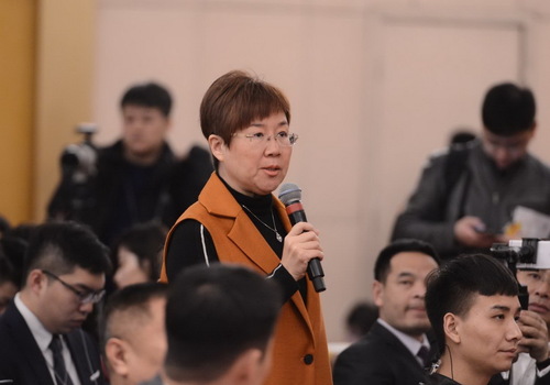 香港商報(bào)記者提問。人民網(wǎng)記者 張啟川 攝